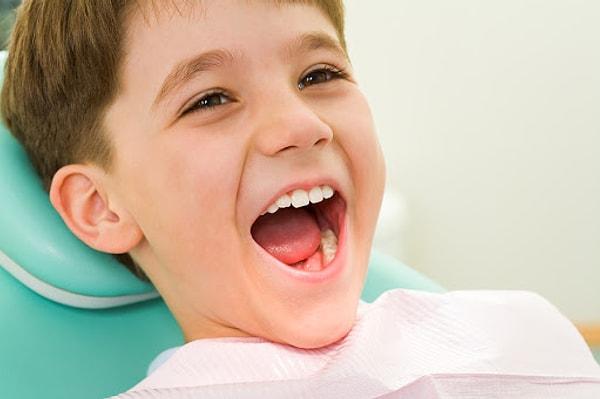 Siz yine de çocuklarınızın diş kontrollerini düzenli yaptırmayı ihmal etmeyin. Sağlıklı dişler, mutlu gülüşler. 👌👌 👌