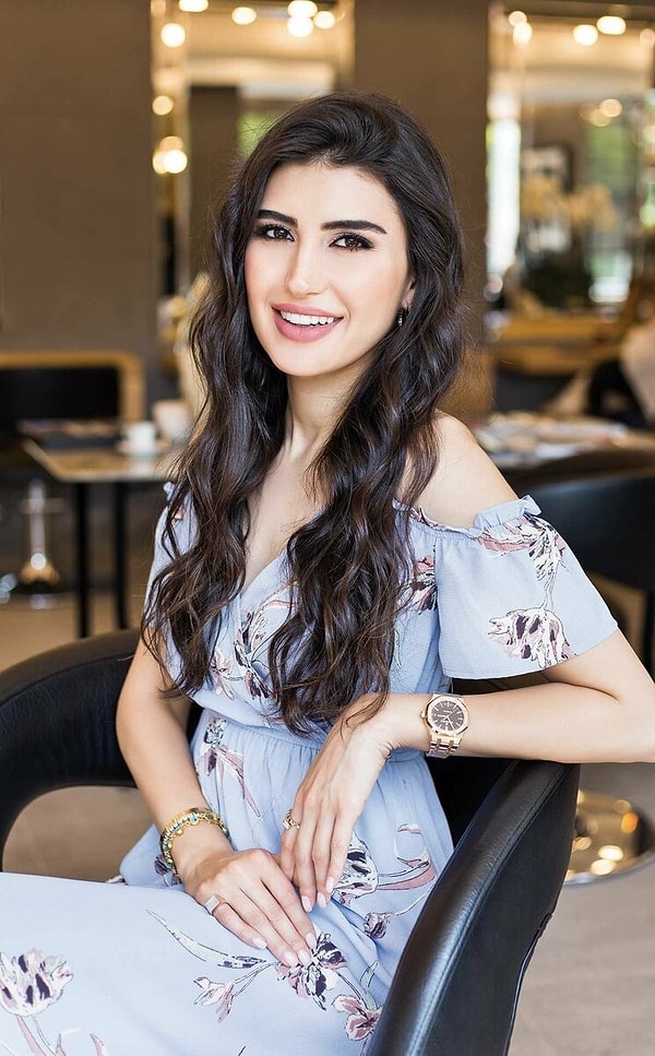 4. Идиль Фират, светская львица (1 января 1988 г)