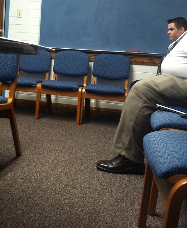 13. Джентельмен со странными пропорциями: