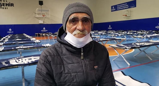 İBB sokakta yaşayan vatandaşları spor salonlarına yerleştiriyor