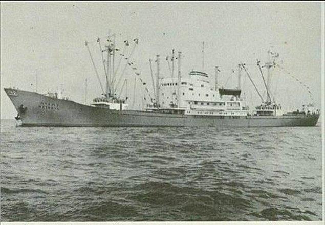 2. Fransa, İsrail'in satın aldığı füze gemilerini teslim etmeyi reddedince, İsrail bir soygun düzenleyerek kendi gemilerini kaçırmıştır.