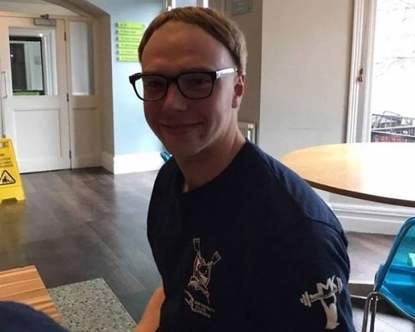 Легкий способ сделать себе лоб побольше: