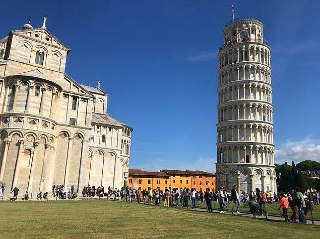 6. "Bir arkadaşım İtalya'ya gitti ve Pisa Kulesi'nin eğik olmayan şekilde fotoğrafını çekmeyi başardı."