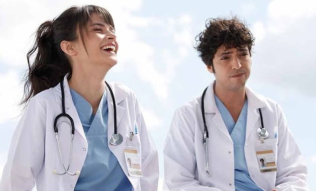 2. Ve bu oldu... Mucize Doktor yayınlandığı ilk günden beri hafta ve ay birinciliğinde tahttan inmemişti. Ama birinciliği Ertuğrul'un evladı Osman'a kaptırdı.