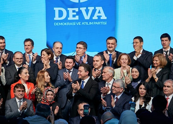 Babacan, DEVA'nın A Takımı'nı Açıkladı: 21 Başkan Yardımcısından 7'si Kadın