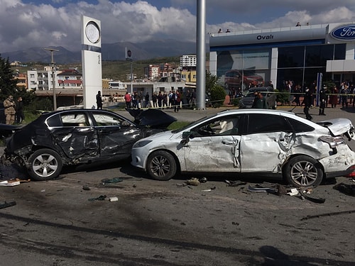 Hatay'da Freni Boşalan TIR Uygulama Noktasında Bekleyen Araçlara Çarptı: 5 Ölü, 21 Yaralı