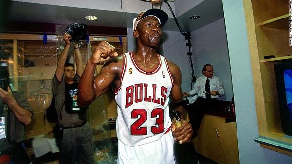 15. ESPN'in Michael Jordan’ı ve 90’lardaki Chicago Bulls’u anlatacak olan 10 bölümlük The Last Dance belgeseli, 19 Nisan'da geliyor.