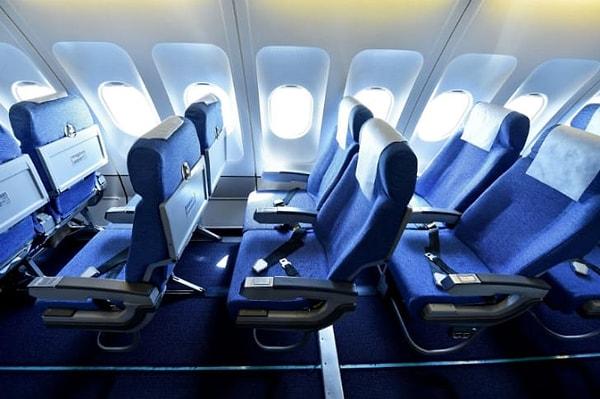6. Neden birçok uçakta koltuklar mavi renkte olur?