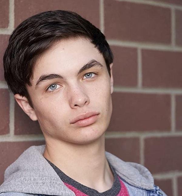 'The Flash' dizisiyle tanınan, 16 yaşındaki oyuncu Logan Williams'ın aniden öldüğü açıklandı.