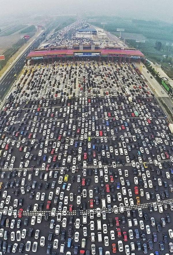 11. 2012 yılında Çin'de trafik tıkanıklığı 12 gün boyunca sürmüştü.