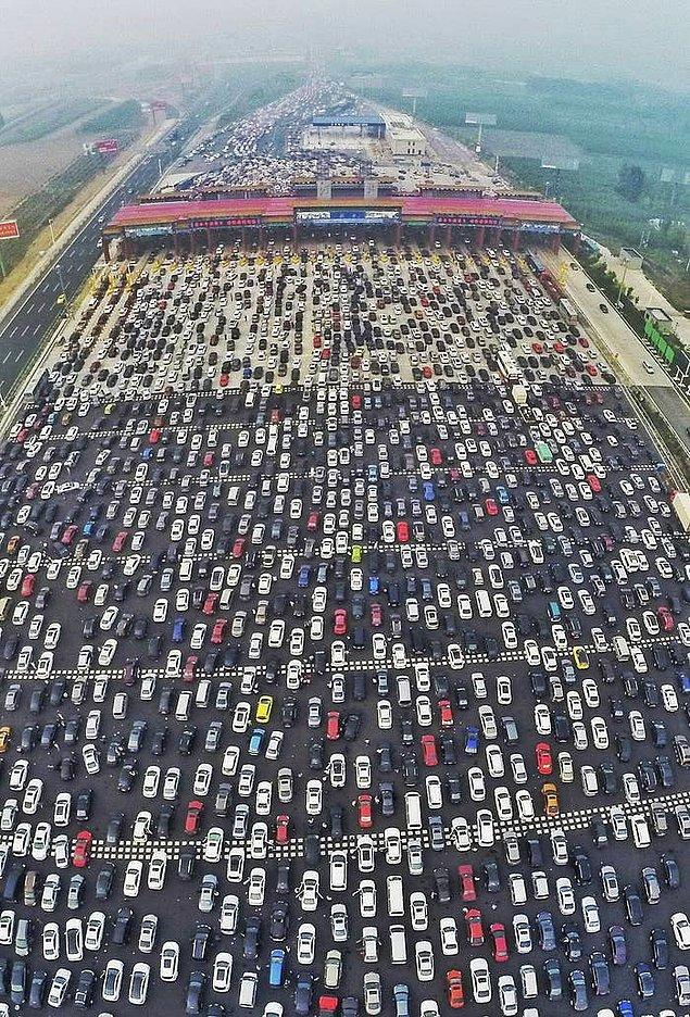 11. 2012 yılında Çin'de trafik tıkanıklığı 12 gün boyunca sürmüştü.