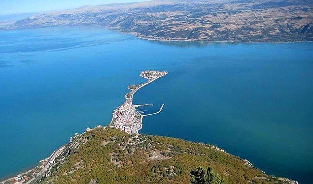 "Beyşehir Gölü'nün su seviyesi 3-4 metreye kadar düştü"