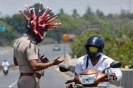 Hindistan'da Polis, İnsanlar Olayın Ciddiyetinin Farkına Varsın Diye Koronavirüs Kıyafeti Giyiyor