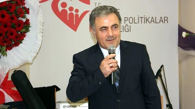 Aile ve Sosyal Politikalar İl Müdür Yardımcısı Nail Noğay'dan 'Açız' Diyen Vatandaşa 'Geber' Yanıtı