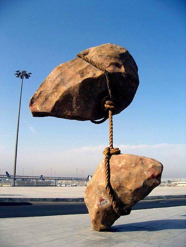 13. "Floating Stone", Smaban Abbas, Kahire