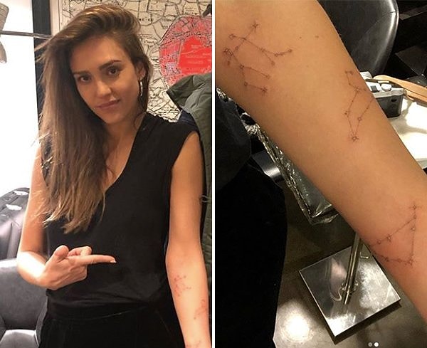 14. JessicaAlba ise üç çocuğunun doğum andındaki yıldız haritalarını dövme yaptırmış: