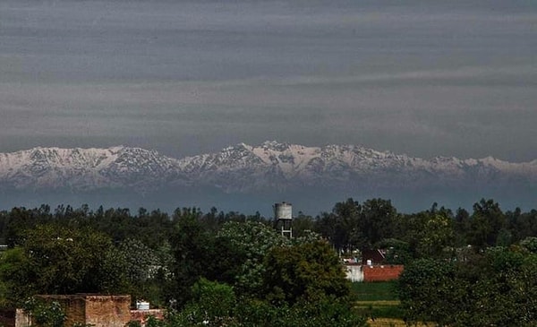 1. İkinci Dünya Savaşı'ndan sonra ilk defa Himalaya Dağları 230 km uzaktan görünmeye başladı.