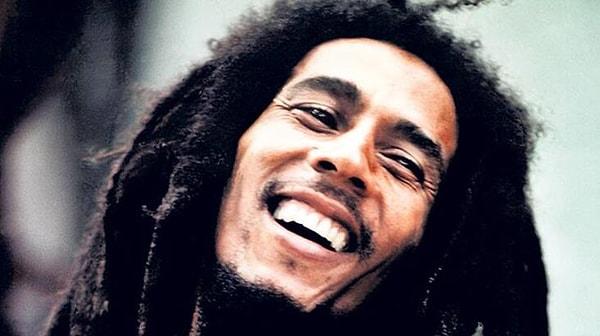 12. Müziğin birleştirici gücü ile 'reggae'de buluşup, Bob Marley and The Wailers grubu ile sakinler, yüzümüzde bir gülümseme ile sağa sola sallanırız.