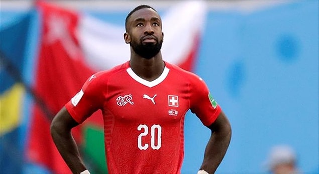 5. Fildişi Sahili asıllı İsviçreli futbolcu Johan Djourou, yeni tip koronavirüs (Kovid-19) nedeniyle lige verilen arada maaş indirimine gitmediği için sözleşmesini fesheden Sion'u mahkemeye verdi.