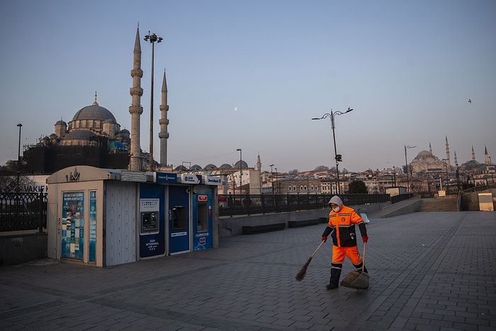 Türkiye'nin En Kalabalık Cadde ve Meydanları Yasak Kararıyla Sessizliğe Büründü...