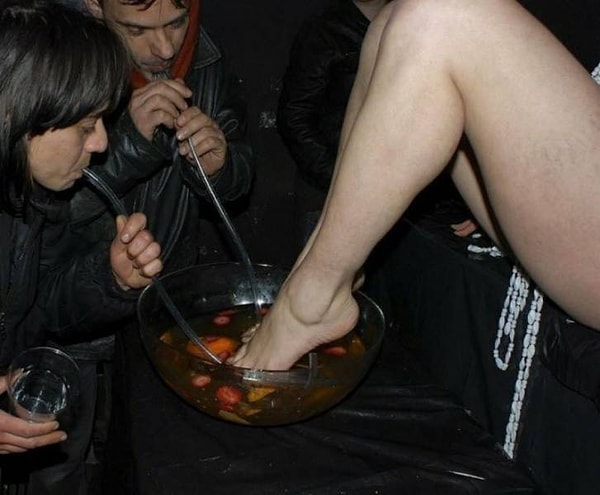 9. Мм рай фут-фетишистов!