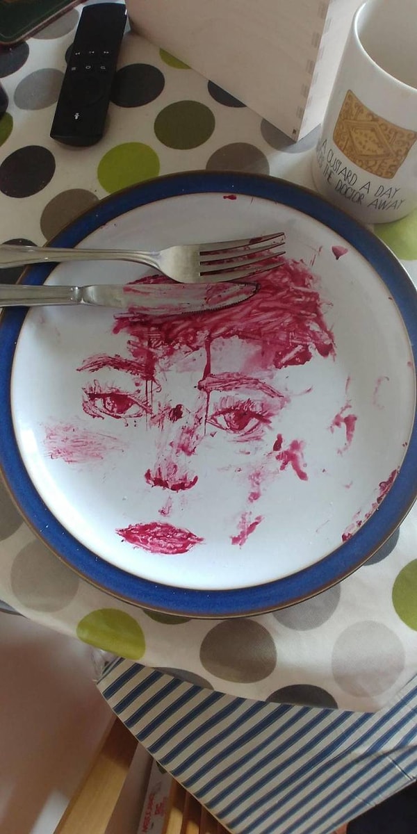 1. «Искусство, которое моя сестра сотворила с джемом».