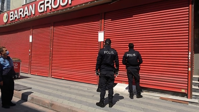 Kepenkleri Kapalı Markete Polis Baskını: Market Sahibi 'Zorla İçeri Girdiler' Dedi