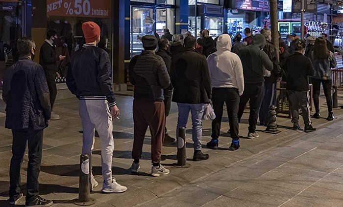 Bilim Kurulu Üyesi Kara: 'Dün Akşam Sokağa Çıkanlar Kendilerini 14 Gün Karantinaya Alsın'