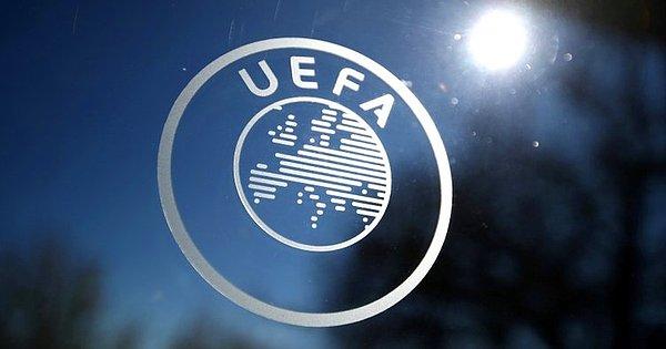 1. UEFA'nın liglerin geleceğiyle ilgili görüşlerine başvurduğu virolog Marc van Ranst konuyla ilgili yaptığı açıklamada, "UEFA, bu sezon futbol oynamanın mümkün olmadığını görmeye başladı, bunu fark ettim. Benimle yapılan görüşmede aldığım izlenim bu" dedi.