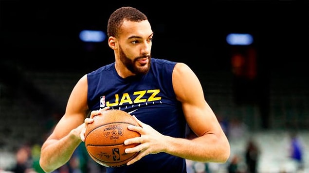 3. Rudy Gobert, hastalığının açıklanmasının ardından NBA yönetiminin sezonu askıya almasıyla birlikte ligin iptaline sebep olduğu için bazı taraftarlardan ölüm tehditleri aldığını söyledi.