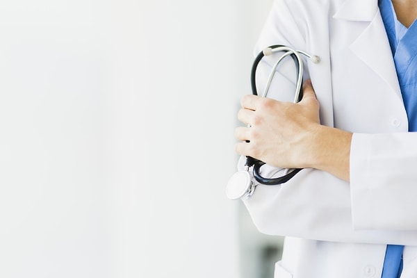 Оставайтесь дома, мойте чаще руки и соблюдайте безопасную дистанцию для вашего здоровья.