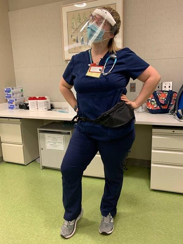 15. "Eyaletin en büyük hastanelerinden birinde COVID ünitesinde çalışan yoğun bakım hemşiresiyim. Bir maske verildi ve parçalanana kadar yeniden kullanmamız söylendi."