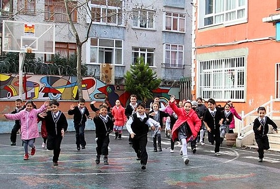 Eğitime Koronavirüs Ayarı: Telafi Düzenlemesi Meclis'te Kabul Edildi