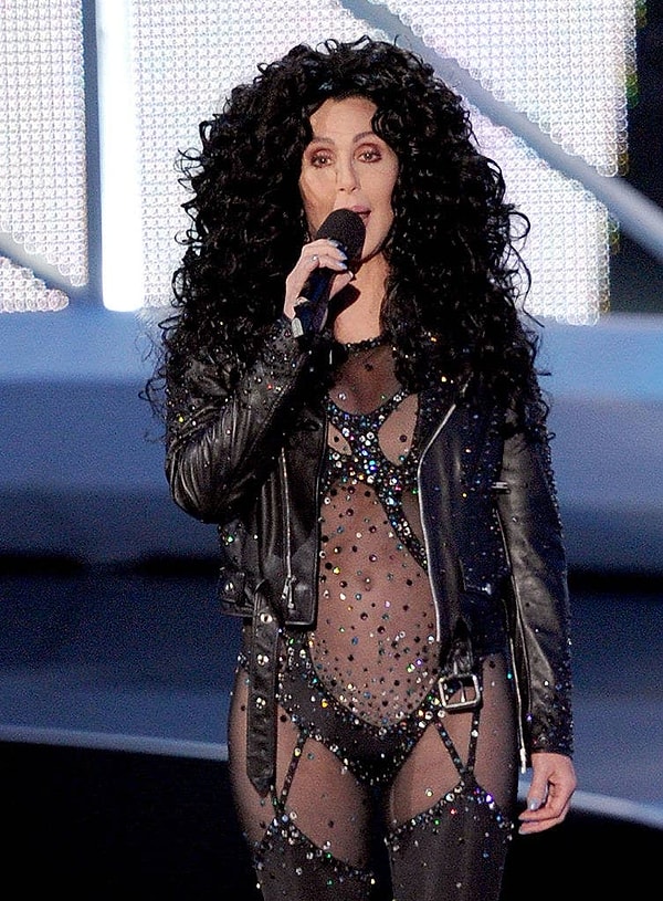 4. Такой мы привыкли видеть Шер: