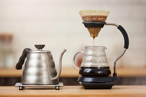 Kahvesinin tadını çıkarmak isteyenlerin tekniği: Pour Over
