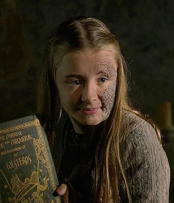 10. Son sezonundan beklediğimiz etkiyi alamasak da Game of Thrones dizisinde Shireen Baratheon'ın ölümünü unutabilir miyiz?