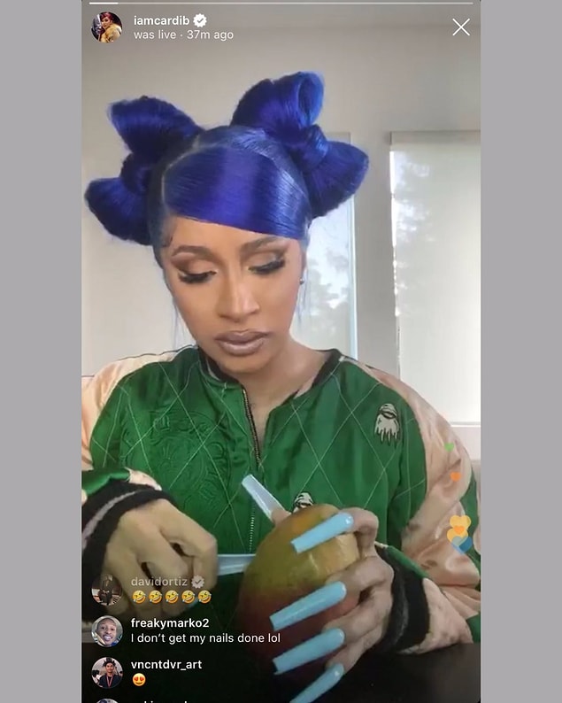 7. Dünyaca ünlü şarkıcı Cardi B, canlı yayında tırnaklarıyla mango doğradı!