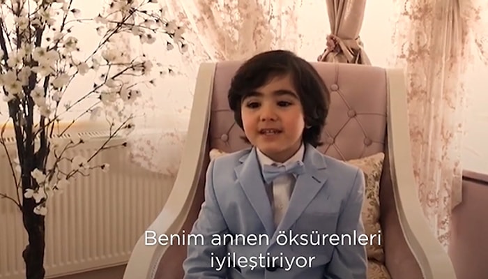 Ebeveynlerini Göremeyen Sağlık Çalışanlarının Çocuklarından 'Evde Kalın' Mesajı