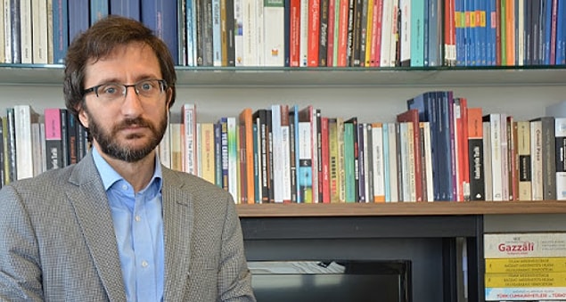 Fahrettin Altun bu döneme kadar TRT'de de program yaptı.