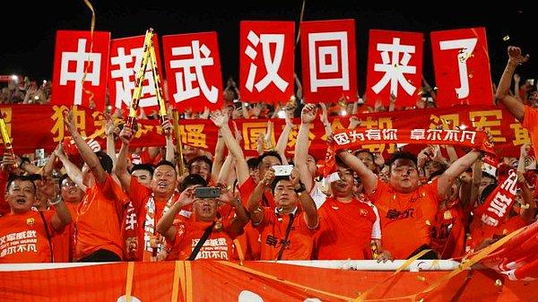 7. Koronavirüsün merkezi olan Çin'in Wuhan şehrinin futbol takımı, 3 aylık aranın ardından şehre döndü.