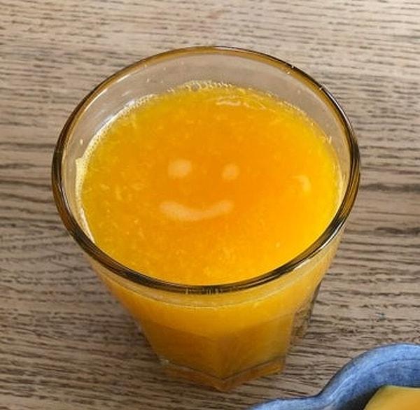 15. "Sıktığım portakal suyu bu sabah bana gülümsedi."