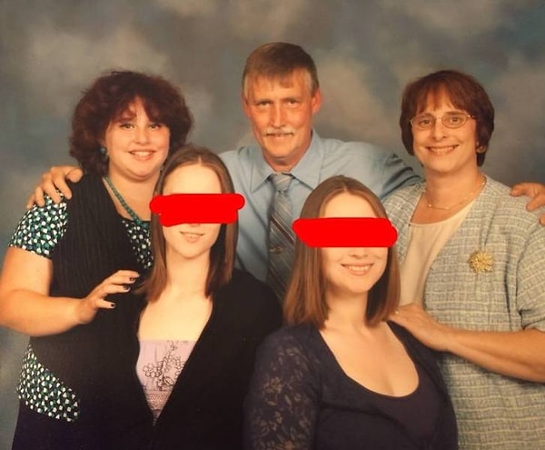 14. «Мне 12 лет на этой фотографии. Но я похожа на 35-летнюю бухгалтершу, который делает лучшие рождественские печенья на работе».