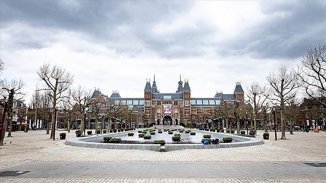 Hollanda'da can kaybı 3 bin 751'e çıktı