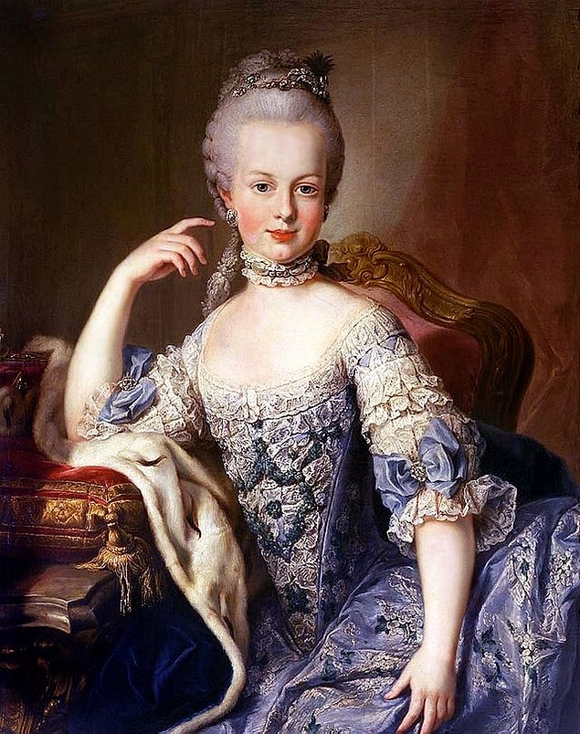 Marie Antoinette, 'Ekmek bulamazlarsa pasta yesinler.' sözünün sahibi değildir.