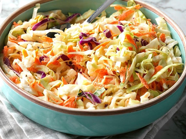 5. Ülkemizde de oldukça sevilen ve anavatanı Hollanda olan mükemmel salata: Coleslaw