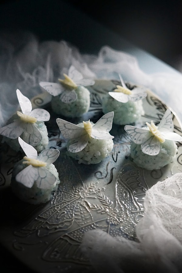 24. Зимний мотылек онигири