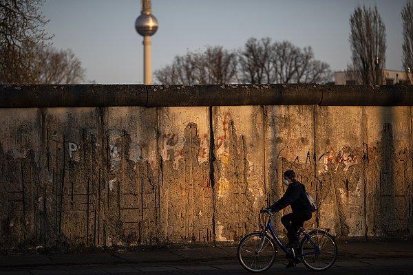 Almanya'da 215 kişi daha yaşamını yitirdi