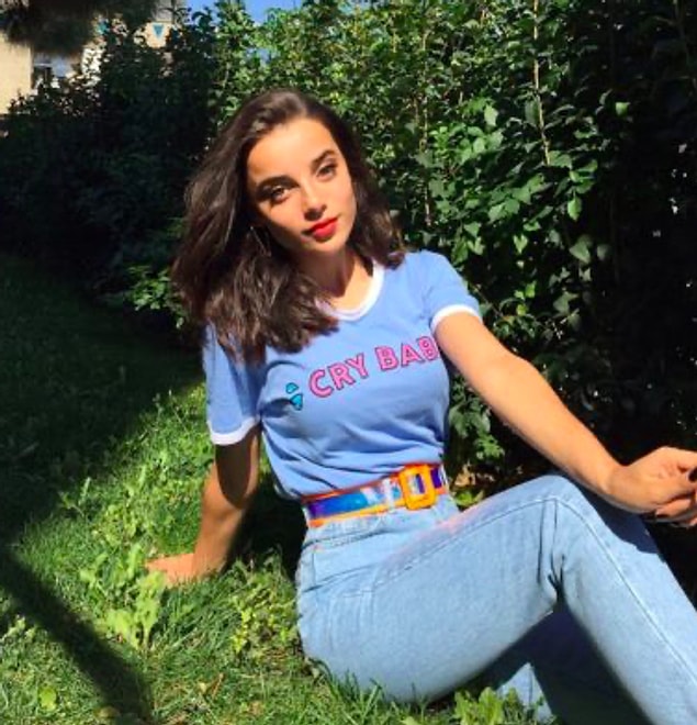 Yeliz, namıdiğer semiraminta 14 Ekim 2000 doğumlu. Oldukça küçük gösterse de 19 yaşında hanım kızımız.