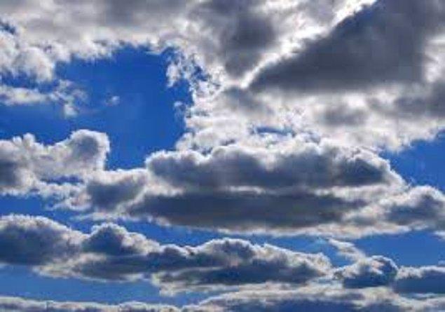 10. Gökyüzünde gördüğünüz bulut kümelerinin neredeyse her biri 500 bin kilogramdır.