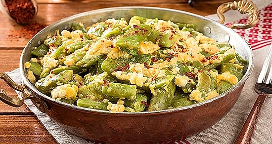 Mükemmel Kahvaltılarla Her Günü Pazar İlan Etme Planın Varsa: Yumurtalı Fasulye Kavurması